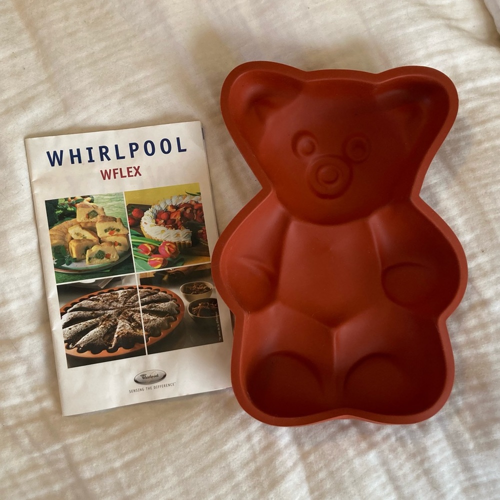 NWOT Whirlpool Silicone Baking Mold